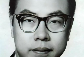 "哄骗"女星拍戏,逼哭刘晓庆,"风月片教父"是如何炼成的？