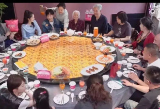董璇结婚给张维伊家亲戚送金子,下嫁为何如此卑微