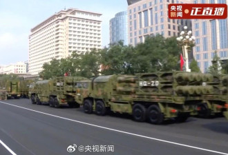 官兵高喊3个必胜,呼号声声，响彻长街...