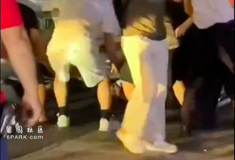 广州车撞路人酿至少6伤 目击者:有个小孩在车底