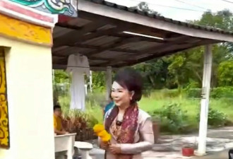 女议员寺庙前全裸跳舞…震惊全国