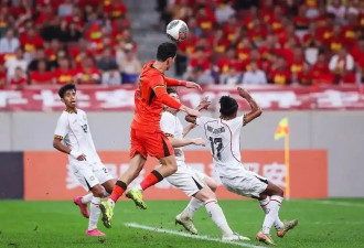 中国U22艰难取首胜 中甲球员难堪大任