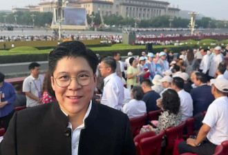 霍启刚晒阅兵一脸自豪 霍震霆和俩儿子一同观礼