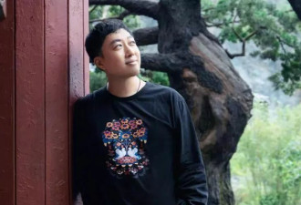 于正代孕风波越演越烈!狗仔公开,同航班网友曝他大聊育儿经