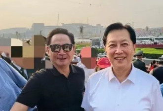 唐国强与刘劲观礼，二人曾多次饰演毛泽东,周恩来