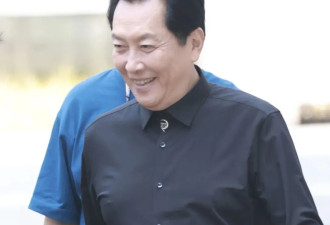 唐国强与刘劲观礼，二人曾多次饰演毛泽东,周恩来