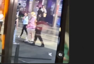 悉尼华女唐人街遭围殴, 报警后, 警方拒不受理