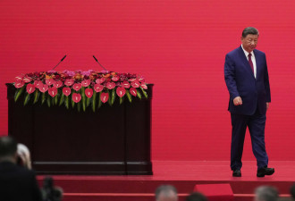 全国各地公务员被要求收看阅兵并撰写心得