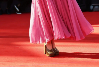 舒淇，Tilda Swinton惊艳威尼斯，这届红毯太养眼了！