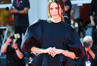 舒淇，Tilda Swinton惊艳威尼斯，这届红毯太养眼了！