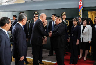 金正恩访华5天爱女神隐消失 回国也不见陪同