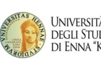 意大利妈妈刚生完娃 大学教授就上产房让她考试