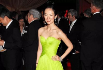 章子怡发文悼念阿玛尼!曾为她设计礼服美得让人窒息