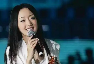 53岁杨钰莹现状：和母亲定居深圳，在豪宅种菜