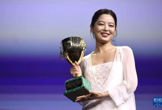 辛芷蕾获第82届威尼斯电影节最佳女演员奖