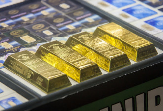 捡到价值995万元金条 她以为是假的