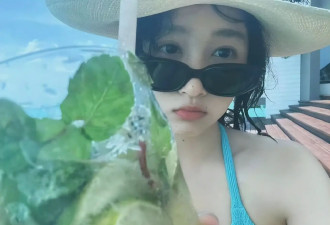 美女红星关晓彤穿比基尼好辣！肤白貌美大长腿性感撩人