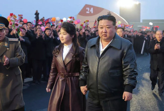 金正恩难活过50岁？带“世上最危险12岁女孩”现身阅兵