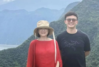 70岁林青霞到重庆巫山游玩，穿一袭红衣很漂亮，身材丰腴状态超好