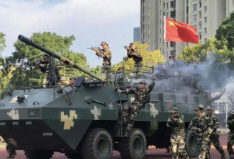 广西一大学军训“反恐大战”堪比大片