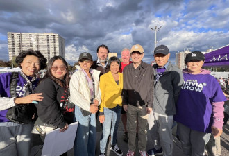 新华会义工助力邹至蕙市长烧烤日绽放社区之光