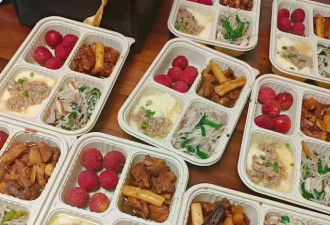 卖盒饭成年轻人最新自救方式，有人刚够生活费