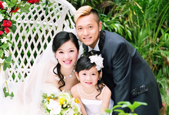 香港第一美腿刘小慧，嫁2亿富豪如今儿女双全，青睐宽松风穿搭
