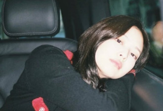 辛芷蕾“撞脸”Jennie?网友:都是香奈儿选的人