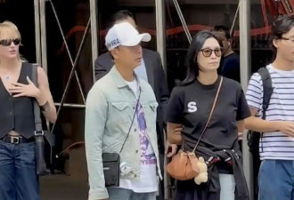 李克勤携妻现身纽约 妻子被赞冻龄