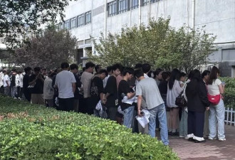 iPhone 17发布，富士康近20万人赶工