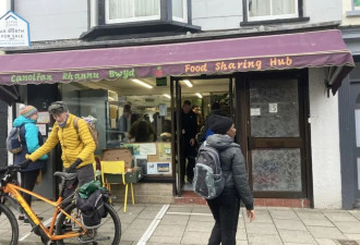 中国“穷鬼”留学生，正在涌入英国