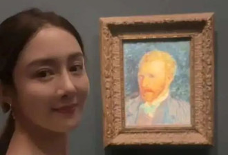 42岁李依晓婚后首晒老公，秃顶白发显老态，看着比她大好多
