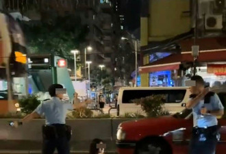 香港女子深夜只穿内衣呆坐马路中央影片疯传