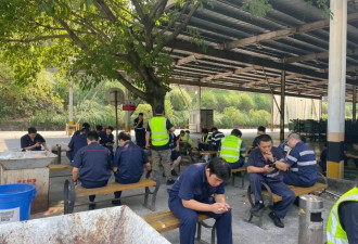 学了7年电影后，我在流水线装起了保险杠