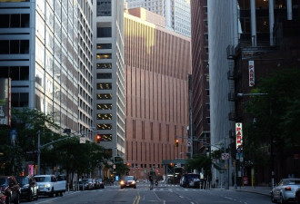 华人骗取雇主2300万 买豪宅 现已逃离美国