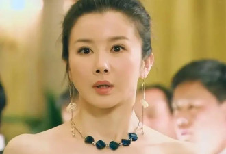 43岁孙菲菲官宣离婚，自曝吃了未婚先孕的亏