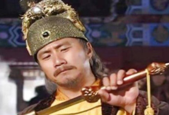 朱元璋赏美女，他为何“当场自宫”才敢收