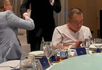 TVB两届视帝沦落饭局唱歌？画面尴尬又心酸