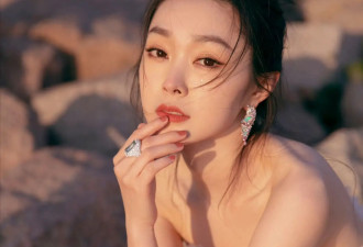 36岁宋轶美出新高度！一袭粉纱裙温柔又高级，美得像梦中女神