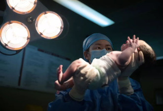 生死之间：网暴漩涡中的产科医生