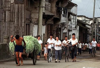 1980年代安徽池州，绿水青山环绕中的传统古村
