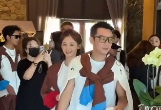 郑恺苗苗再合体录综艺，现场笑得甜有夫妻相，苗苗线下真人很少女