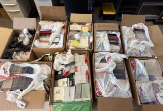 两名华人篡改礼品卡被警方盯上 你花钱 他赚钱