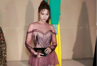 突发！赌王最美千金晚宴上一脸憔悴 老公缺席全家福 疑似婚变