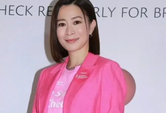 突发！香港知名女星佘诗曼母亲患癌症，戴假发和头巾出席聚会