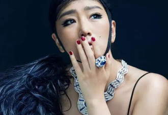 女王巩俐时尚杂志封面大片，头戴发网出镜诠释美无定式