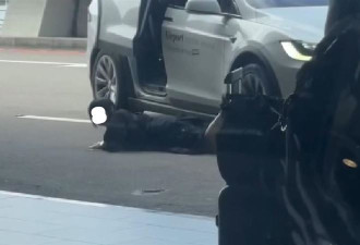 特斯拉遭警轰8枪 女乘客瘫软爬行逃生 画面曝光