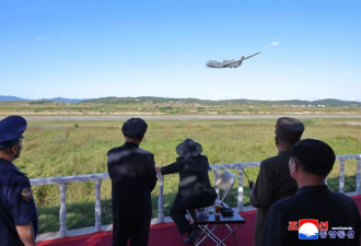 朝鲜大方展示新型无人机，金正恩很满意