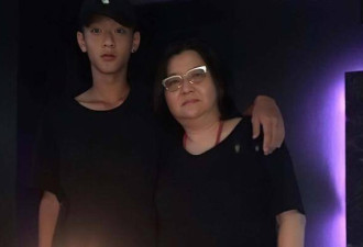 香港知名女星遗孤近照曝光，手臂有大片纹身