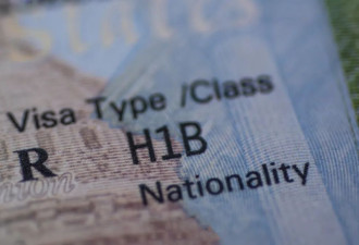 H-1B签证新规 中国女生“逼停”航班 返回美国